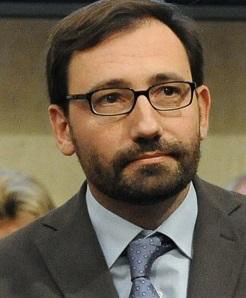  Professor Claude Romano